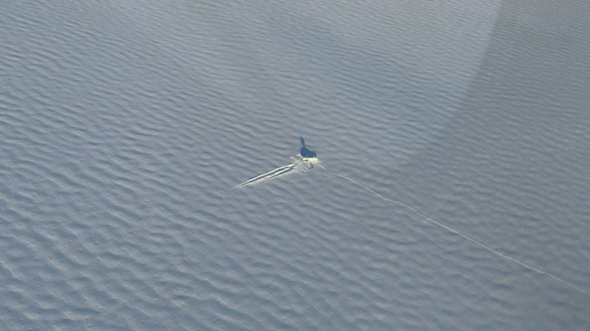 Rescataron al piloto que aterrizó en un lago congelado de Chubut