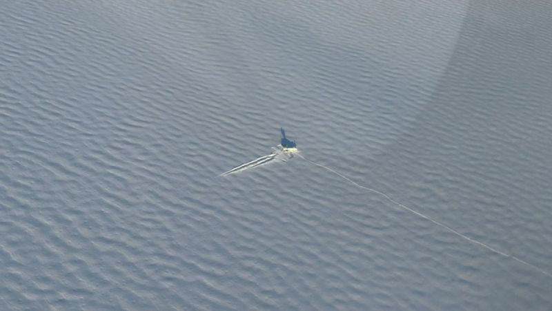 Rescataron al piloto que aterrizó en un lago congelado de Chubut
