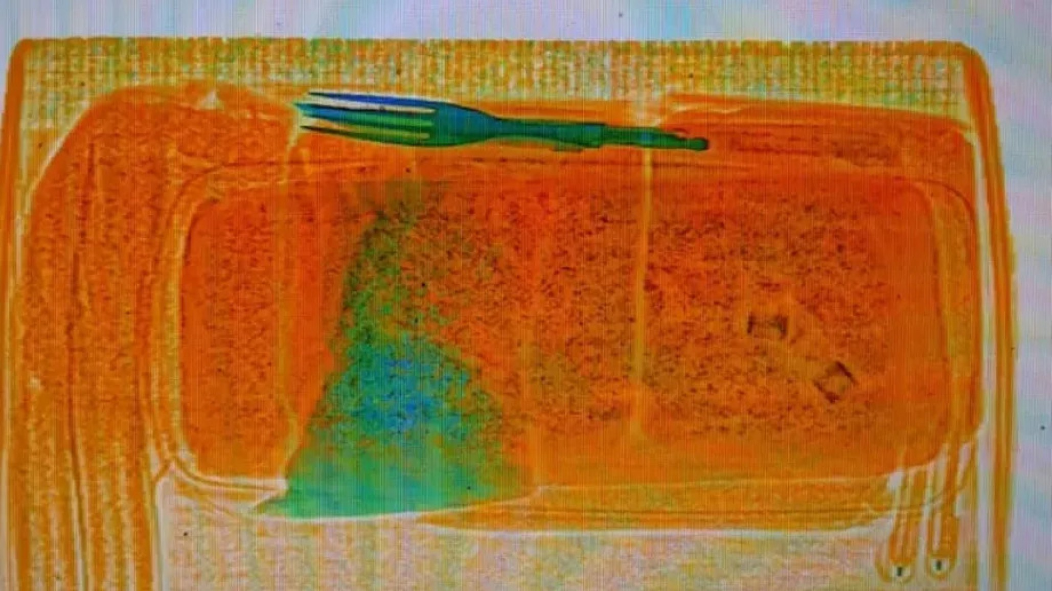 Una mujer le llevó un queso cremoso relleno de droga a su esposo en la cárcel