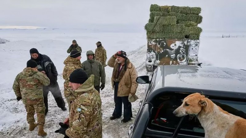 El Ejército trabaja en la Patagonia para rescatar a personas atrapadas en la nieve