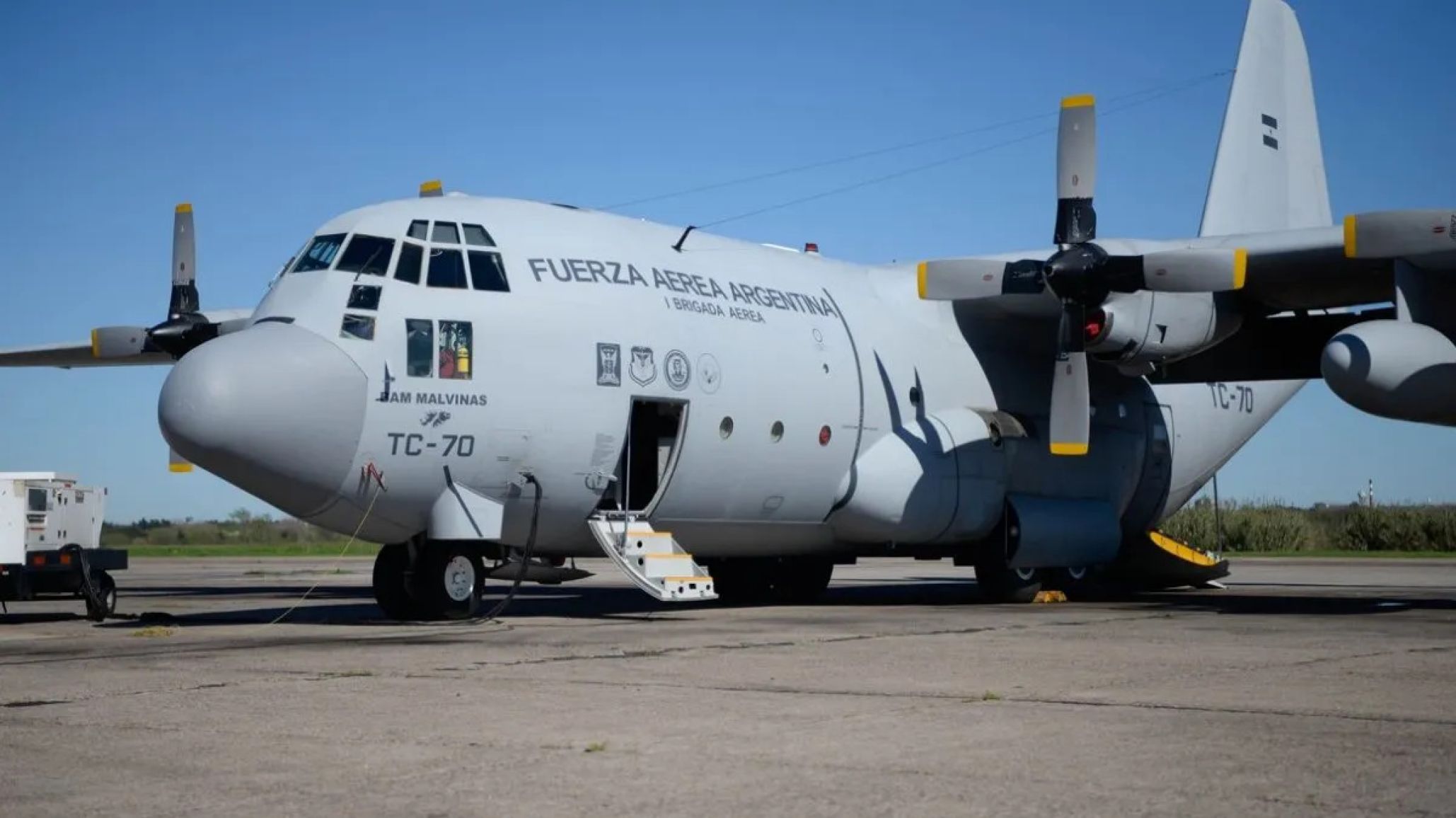 Llegó el segundo avion Hércules a Santa Cruz