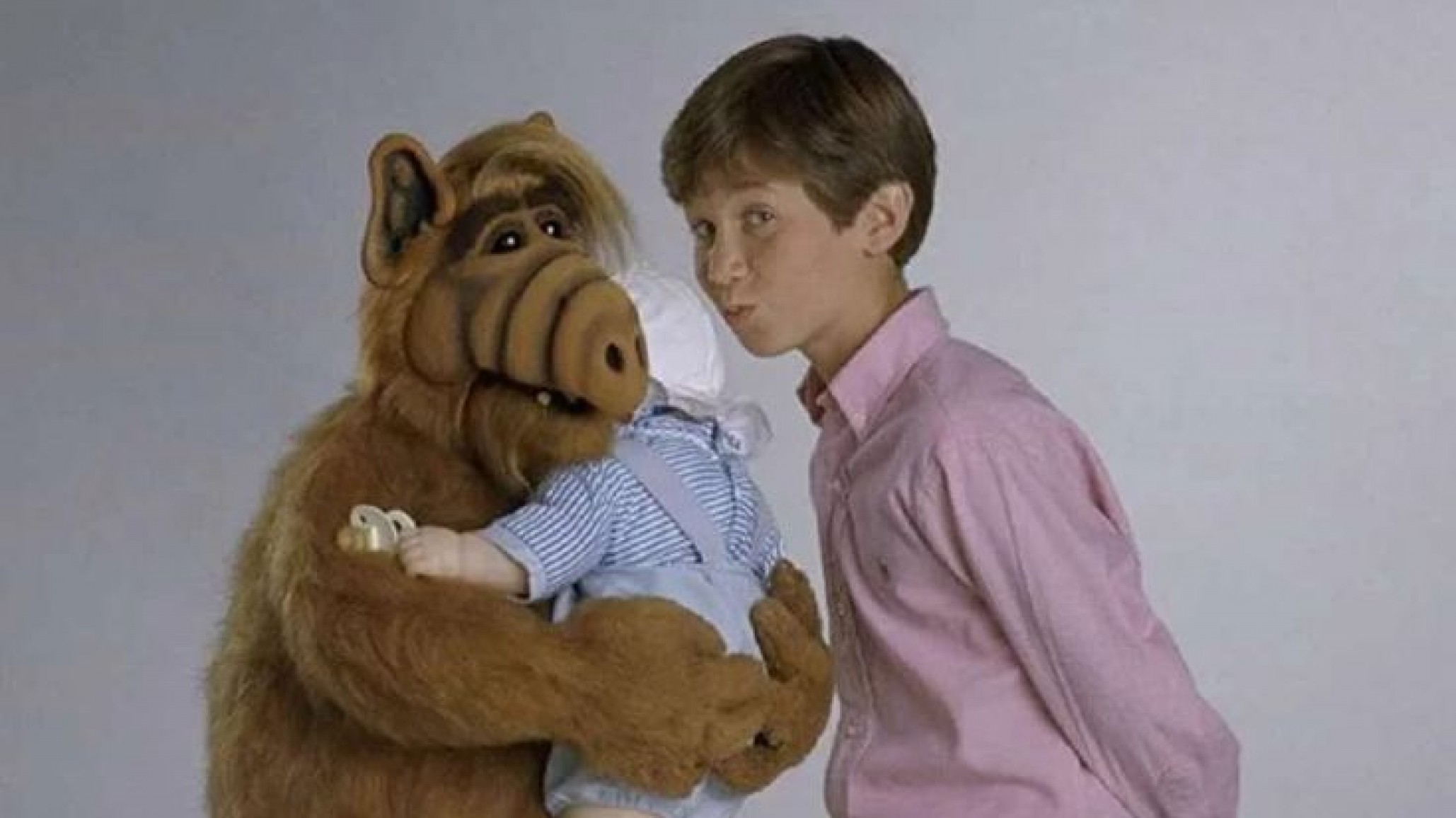 El nene protagonista de "Alf" murió trágicamente junto a su perro