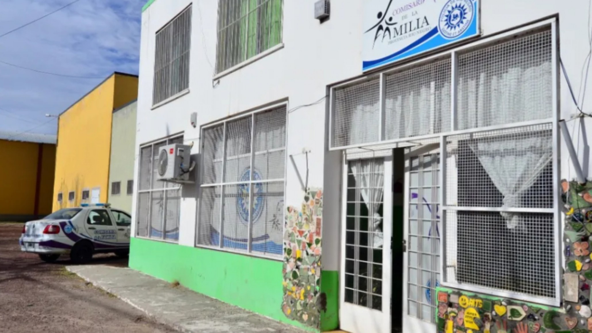 Una niña de 5 años fue encontrada "muerta" de frío en la calle: la policía no convocó a la Senaf porque "estaba la mamá"