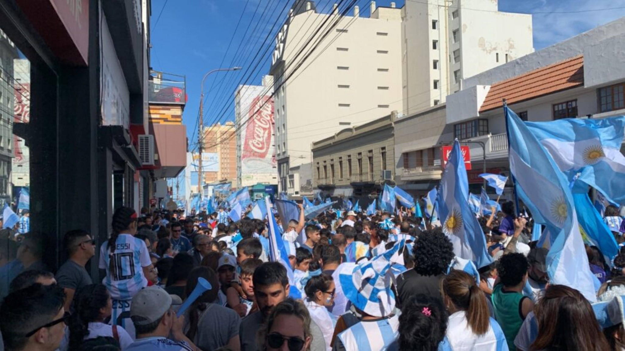 Más de 100 policías custodiarán el centro de Comodoro durante la final de la Copa América