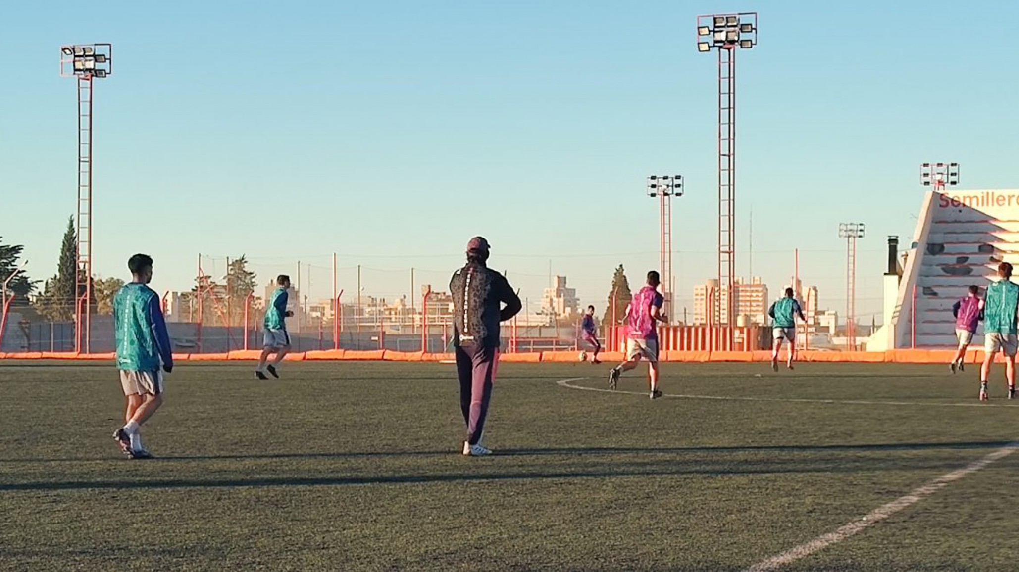En el Estadio Municipal se juega el Clasificatorio Patagónico: CAI vs JJ. Moreno