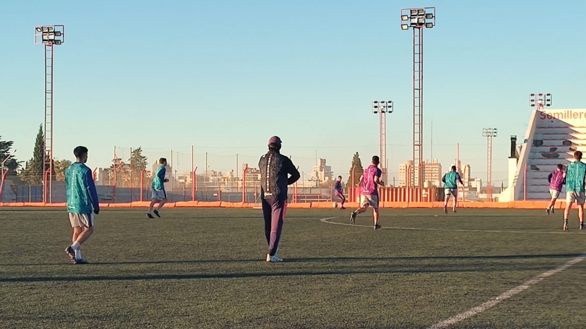 En el Estadio Municipal se juega el Clasificatorio Patagónico: CAI vs JJ. Moreno