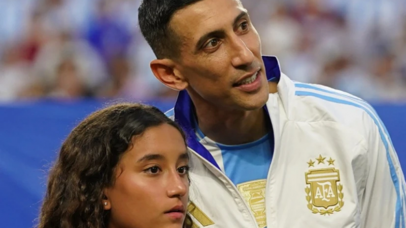 Mía Di María emociona con sentida carta a su padre tras su retiro de la Selección Argentina: "Para muchos no fuiste un héroe, pero para mí siempre serás el mejor"