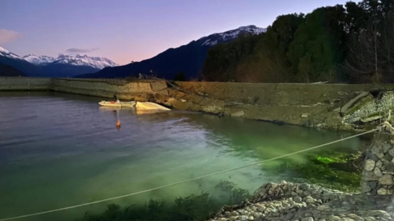 Colapsó el muelle del Parque Nacional Lago Puelo