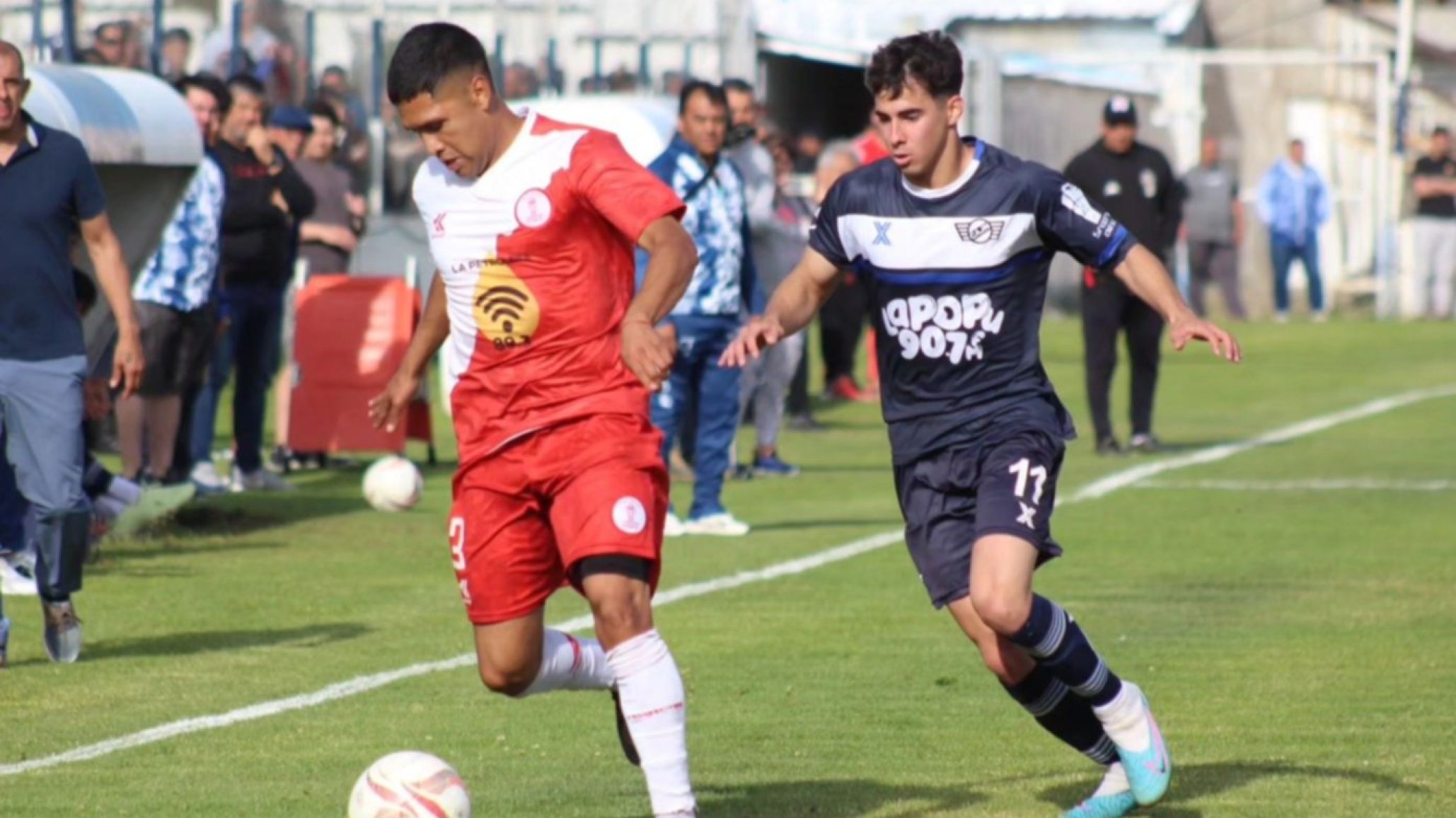 Este domingo hay clásico comodorense: Newbery y Huracán se enfrentan en el Estadio Municipal de Km 3