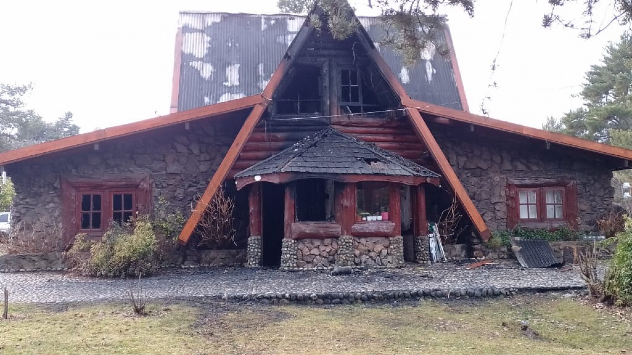 Se incendiaron cuatro cabañas en complejo turístico