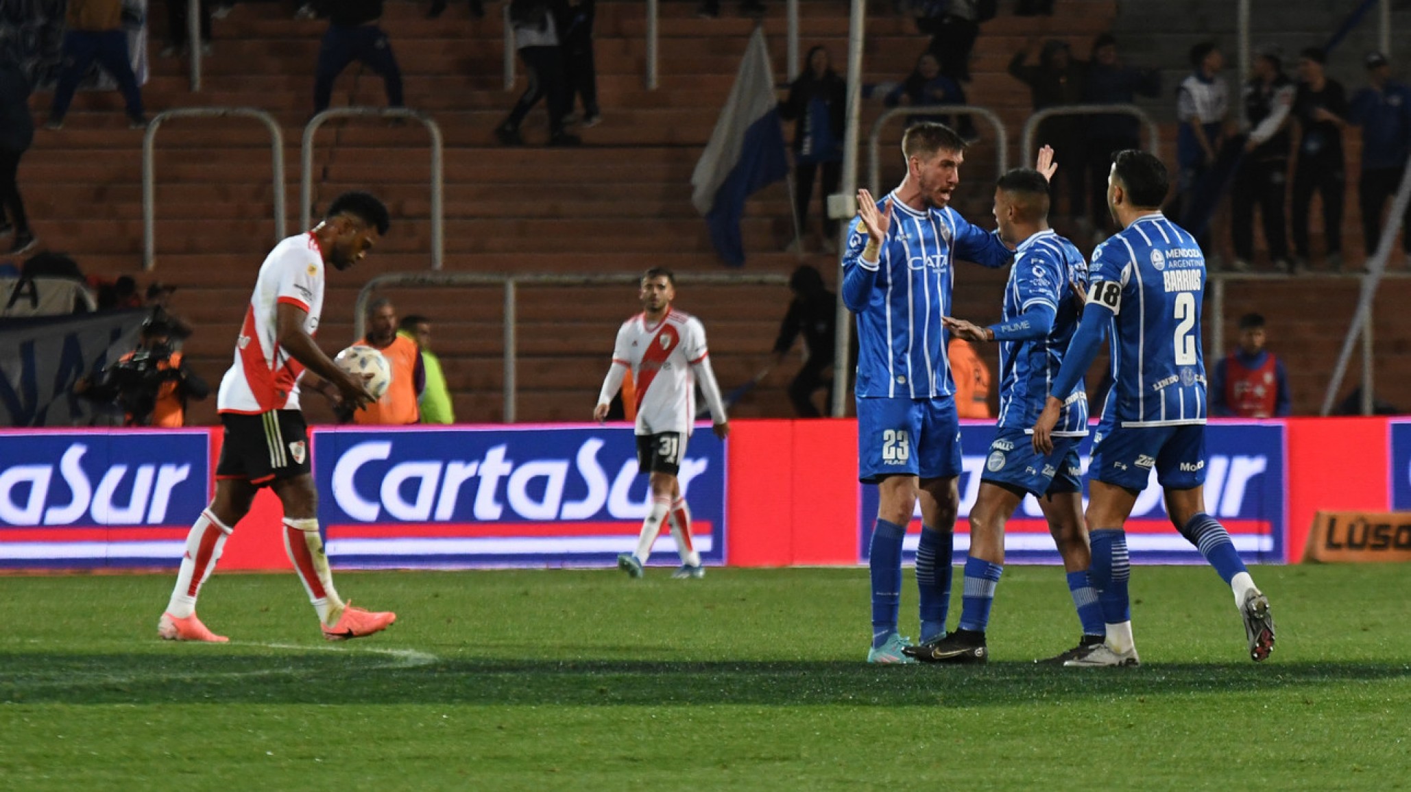 River sufrió una dura derrota en Mendoza: Godoy Cruz le dio vuelta el partido en dos minutos