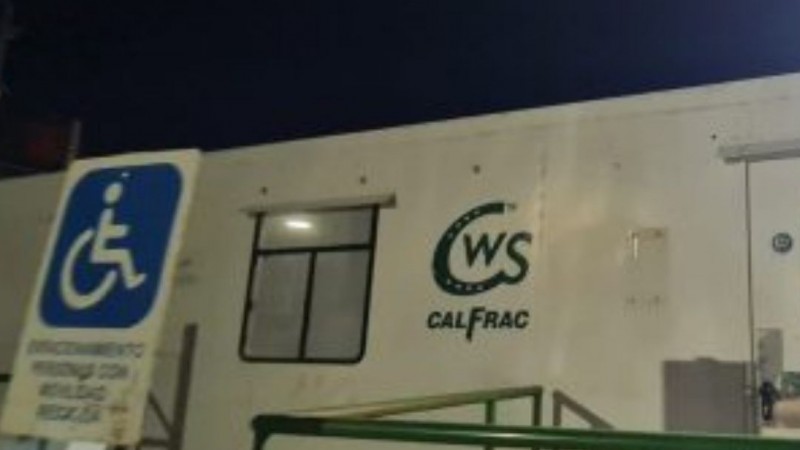 Retención de servicios en CALFRAC: Exigen reincorporación de dos trabajadoras