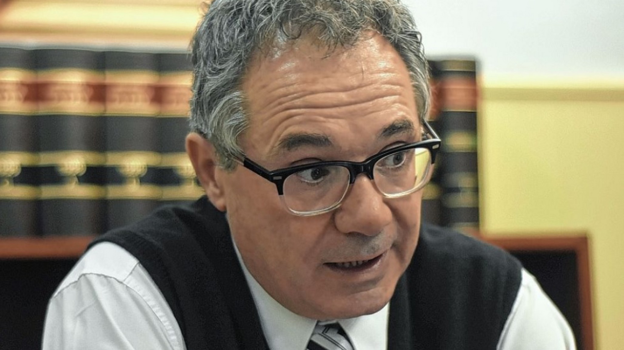 Echelini analizó la nueva reforma laboral que propone 12 horas de trabajo