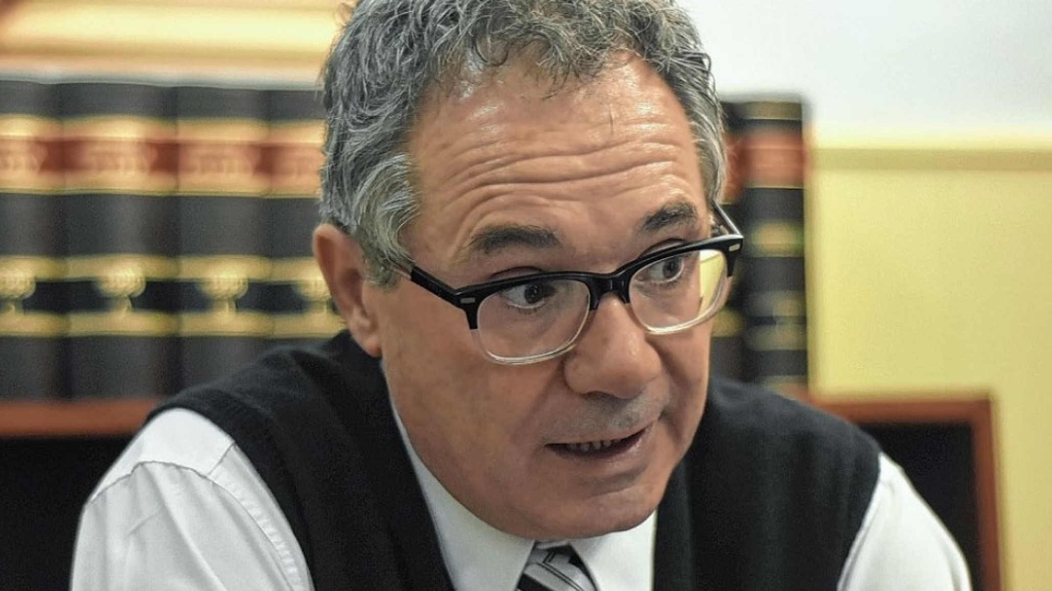 Echelini analizó la nueva reforma laboral que propone 12 horas de trabajo