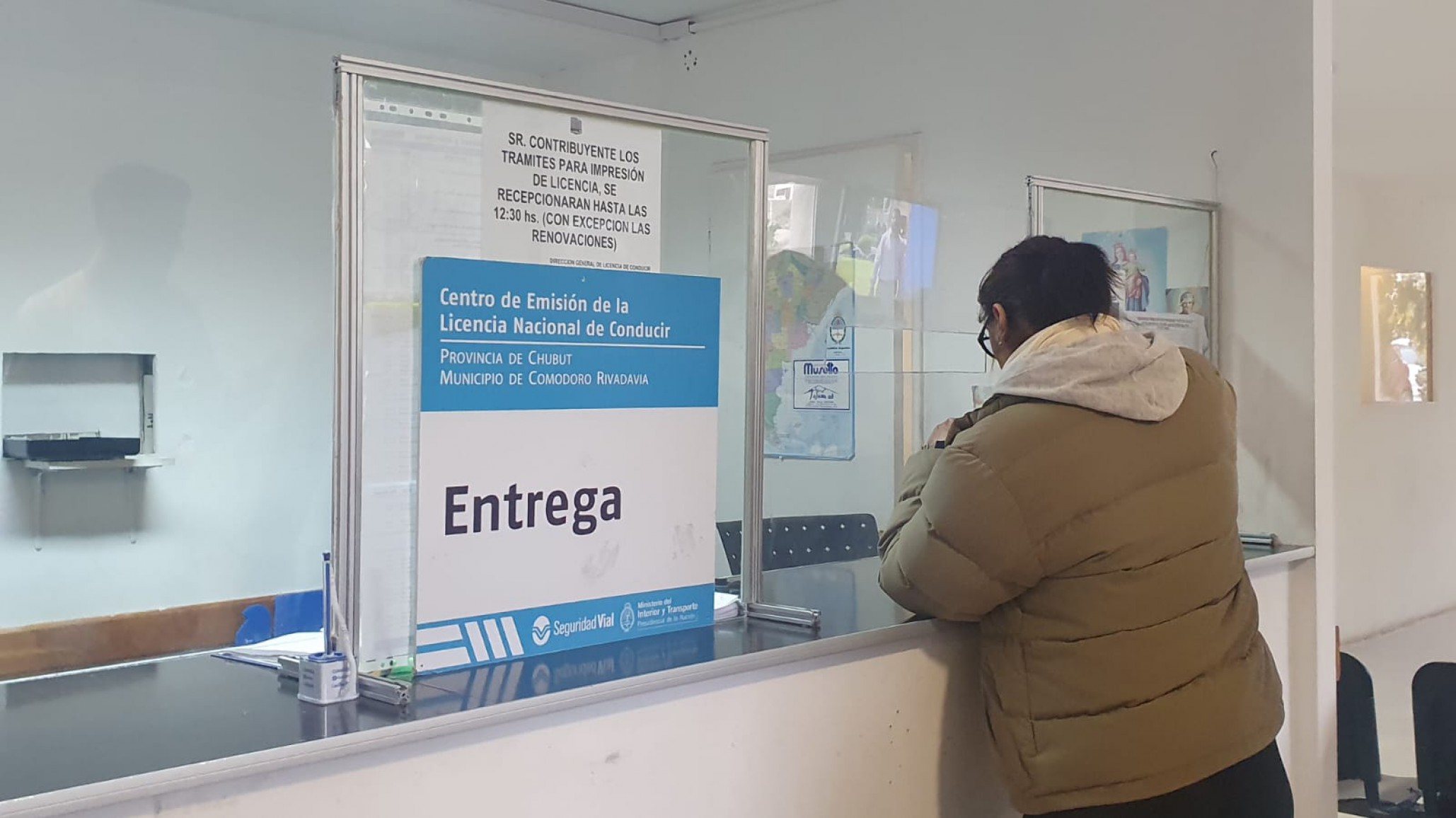 Faltan insumos para carnets de conducir: ¿Qué recomiendan ante un control?