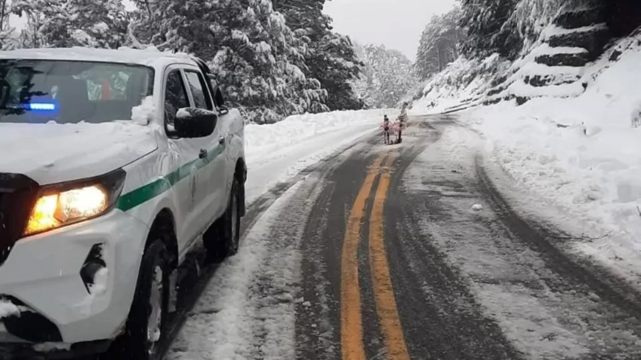 Corte total en la Ruta 40: Siete Lagos intransitable por intensas nevadas