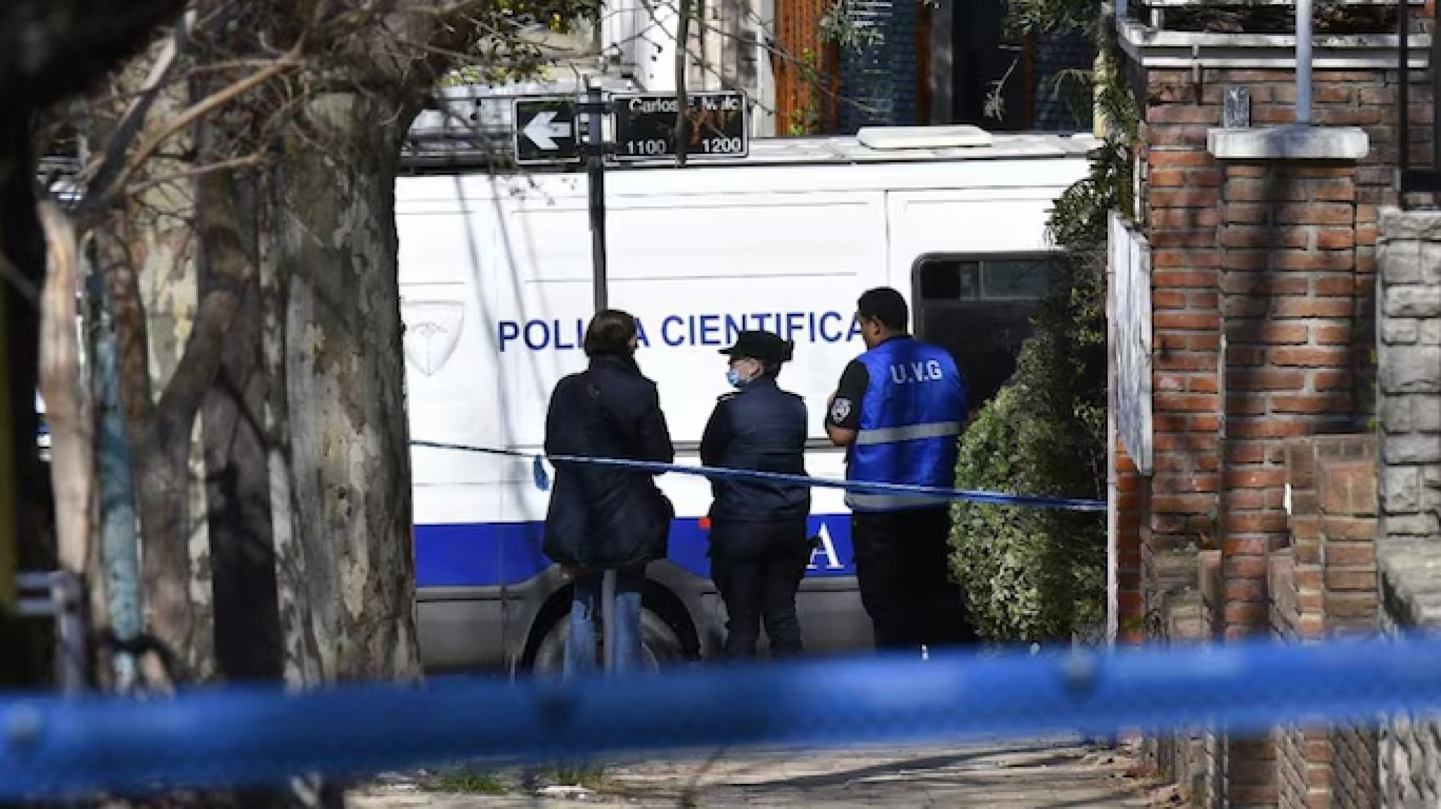 Asesinaron a puñaladas a una conductora de Uber y detuvieron a su pareja por encubrimiento