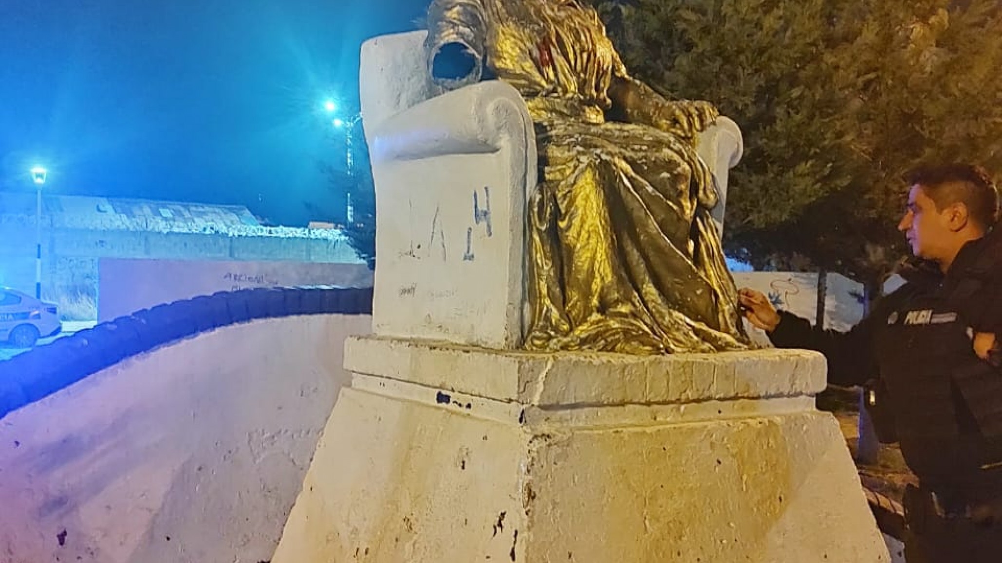 Vandalizaron la estatua de la madre de Perón en Plaza Presidente Ortiz