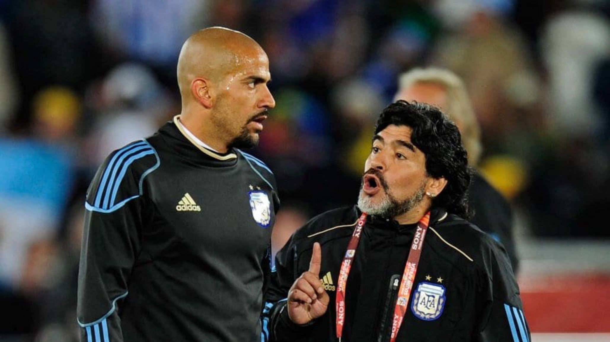 La respuesta de Verón tras la burla de Manuel Adorni a Diego Maradona