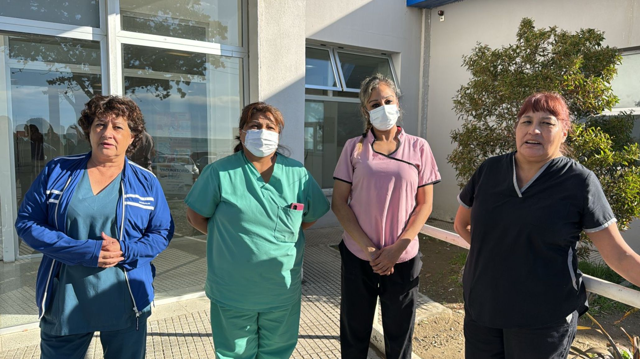 Trabajadores de la Cooperativa del Hospital Alvear exigen salarios atrasados: "La jueza nos tiene bloqueadas las cuentas"