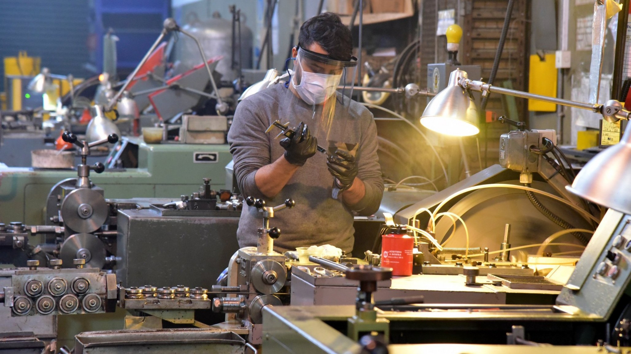 Caída de un 19,5% de la actividad industrial en junio: se acumularon 13 meses consecutivos de bajas