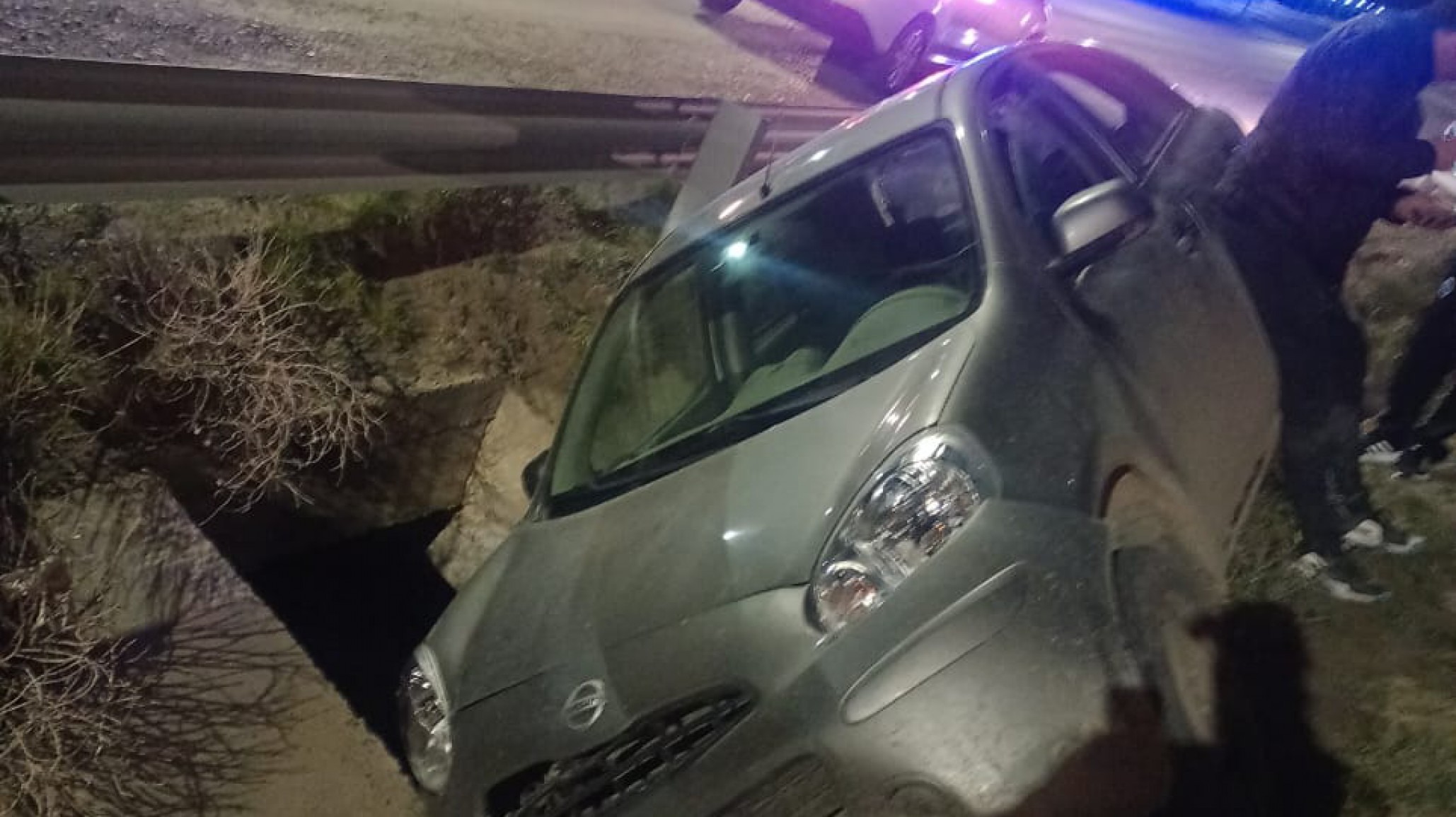 Manejaba alcoholizado y terminó volcando en el Camino Centenario