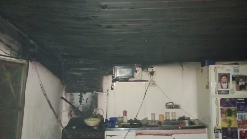 Dejó una sartén con aceite caliente en la hornalla y casi se le incendia la casa