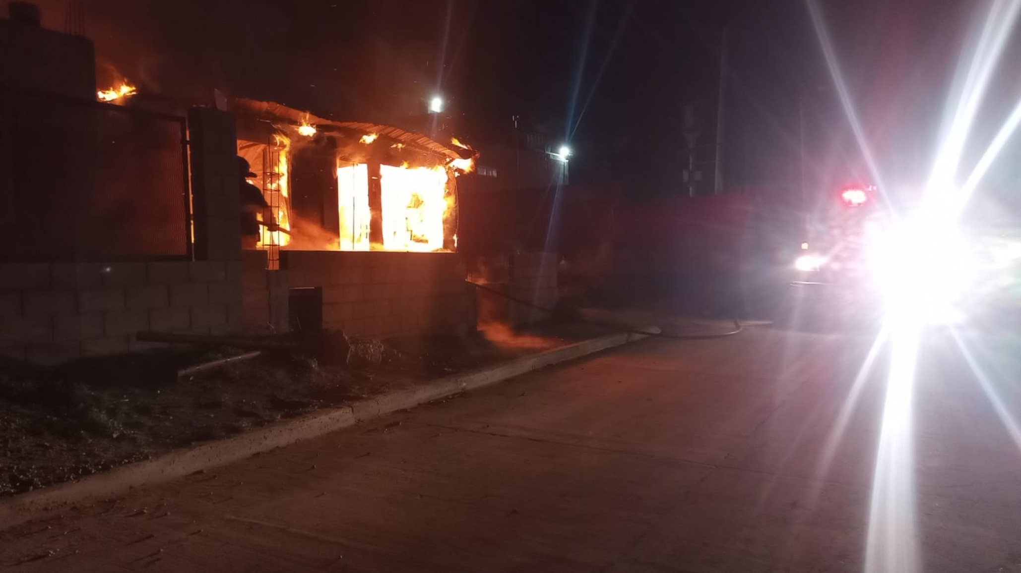 Se incendió una vivienda en el barrio Manantial Rosales