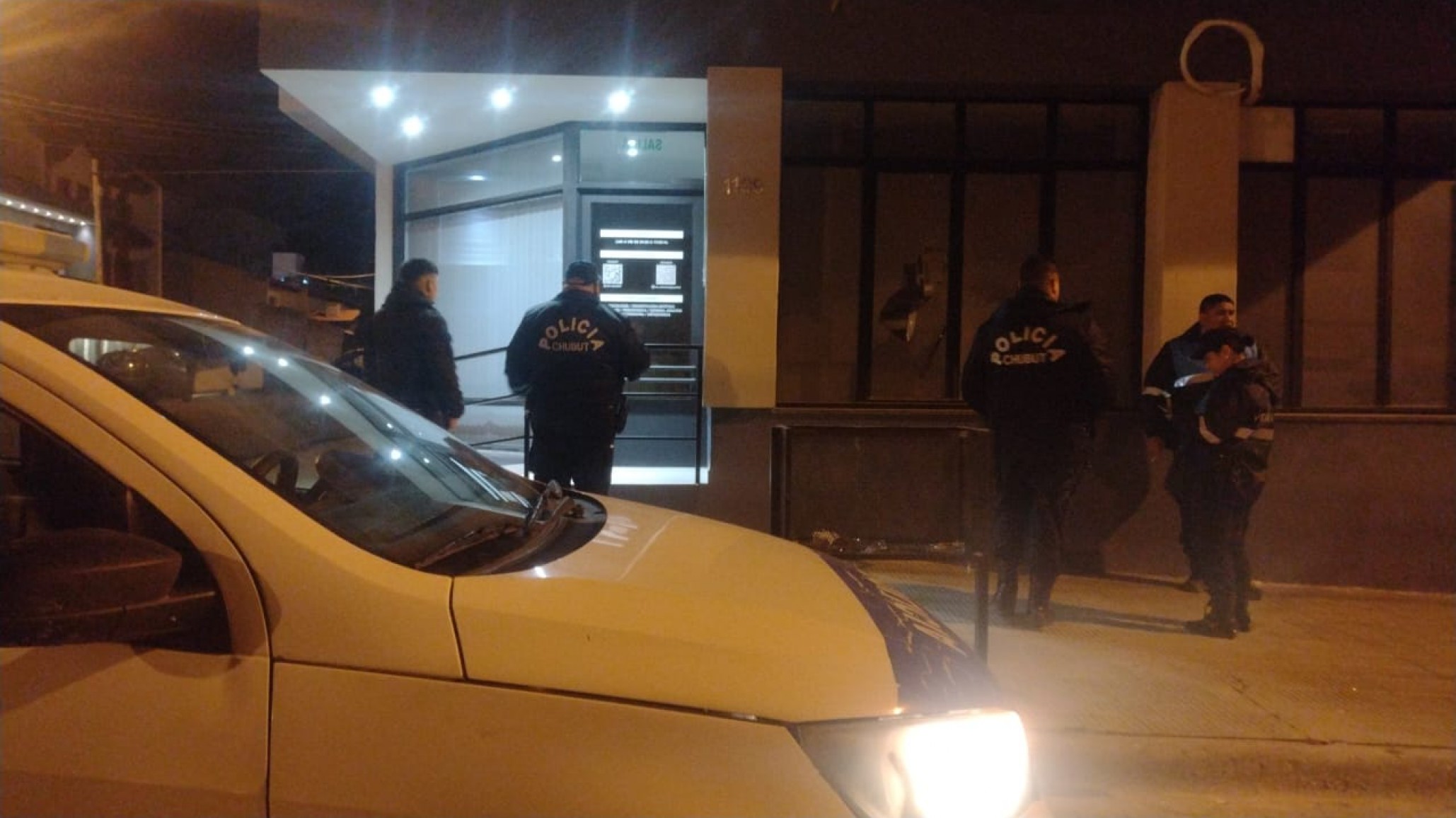 Tres jóvenes fueron detenidos por intentar robar un local odontológico