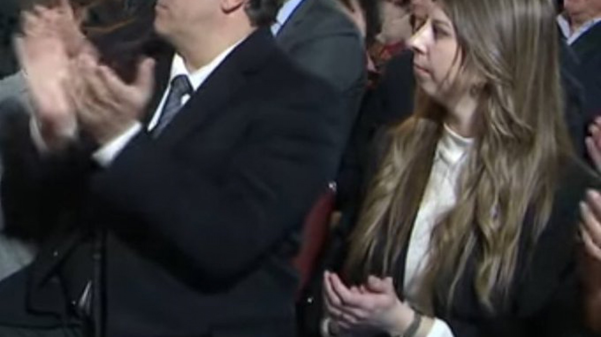 La senadora del gobernador Torres, otra vez en el ojo de la tormenta: aplaudió en primera fila el acto de reivindicación de los genocidas