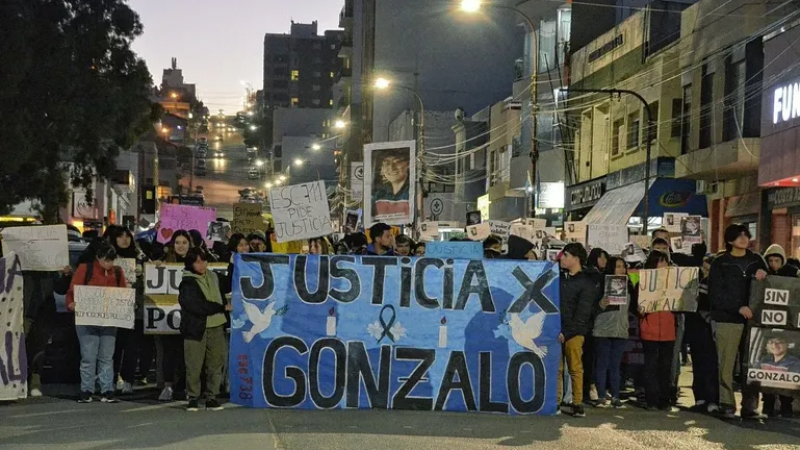 Nueva marcha por Gonzalo Güenchur: "No me van a hacer callar"