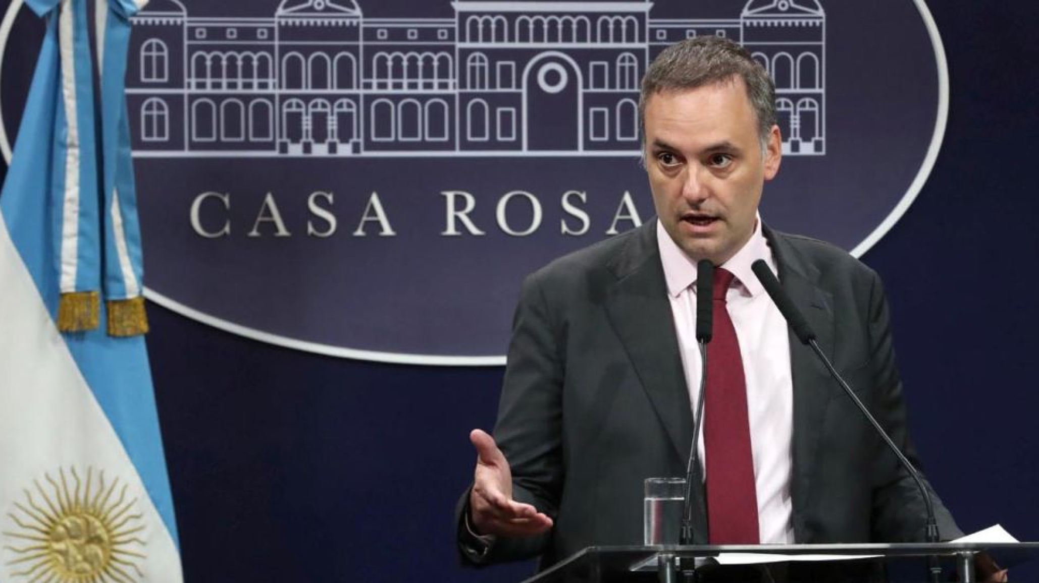 Adorni volvió a derrapar: "No hay que tenerle miedo a la represión"