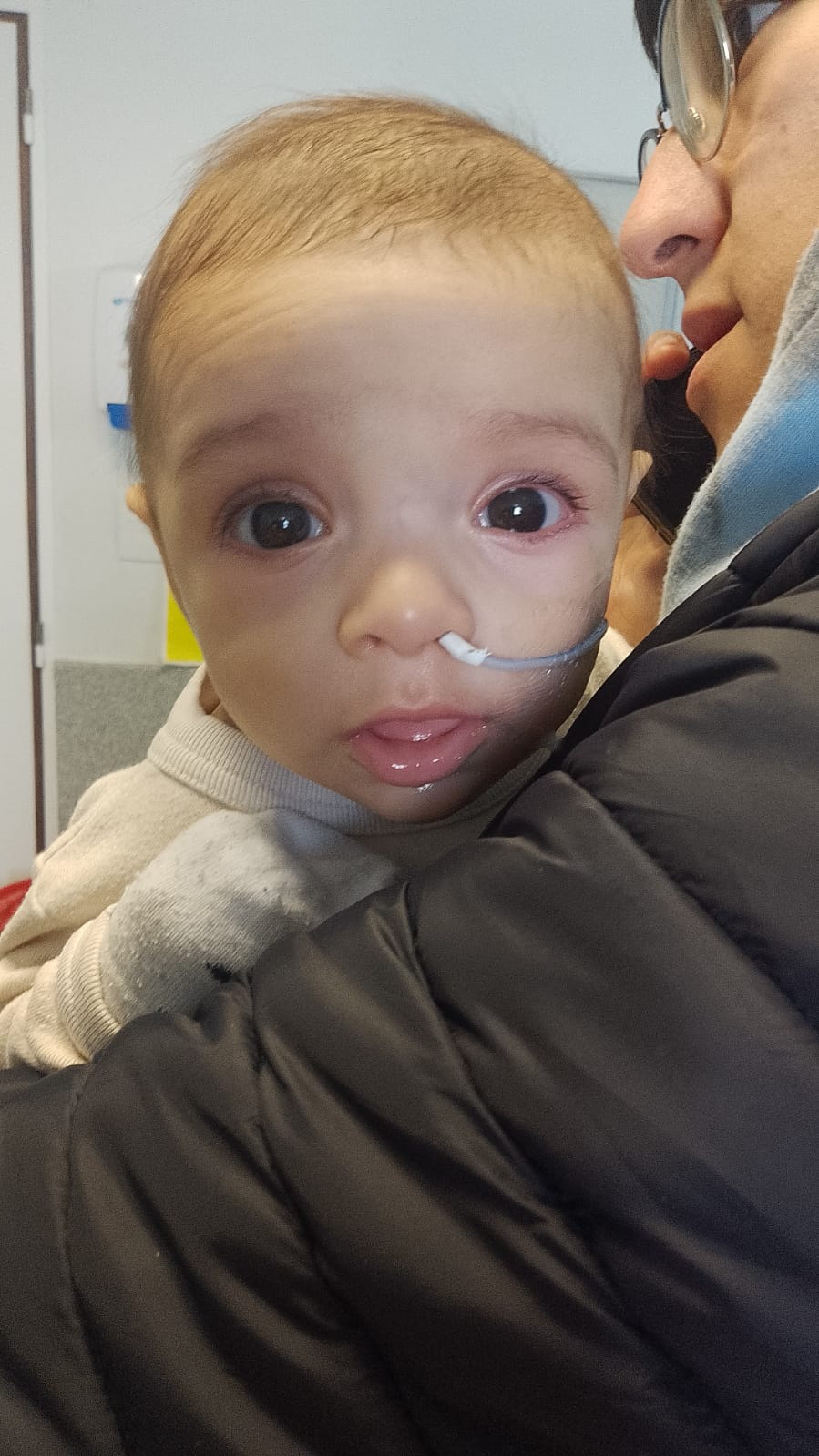 Benjamín, de tres meses, necesita una cirugía urgente debido a un problema cardíaco. Sus padres piden colaboración para cubrir los gastos de estadía y tratamiento