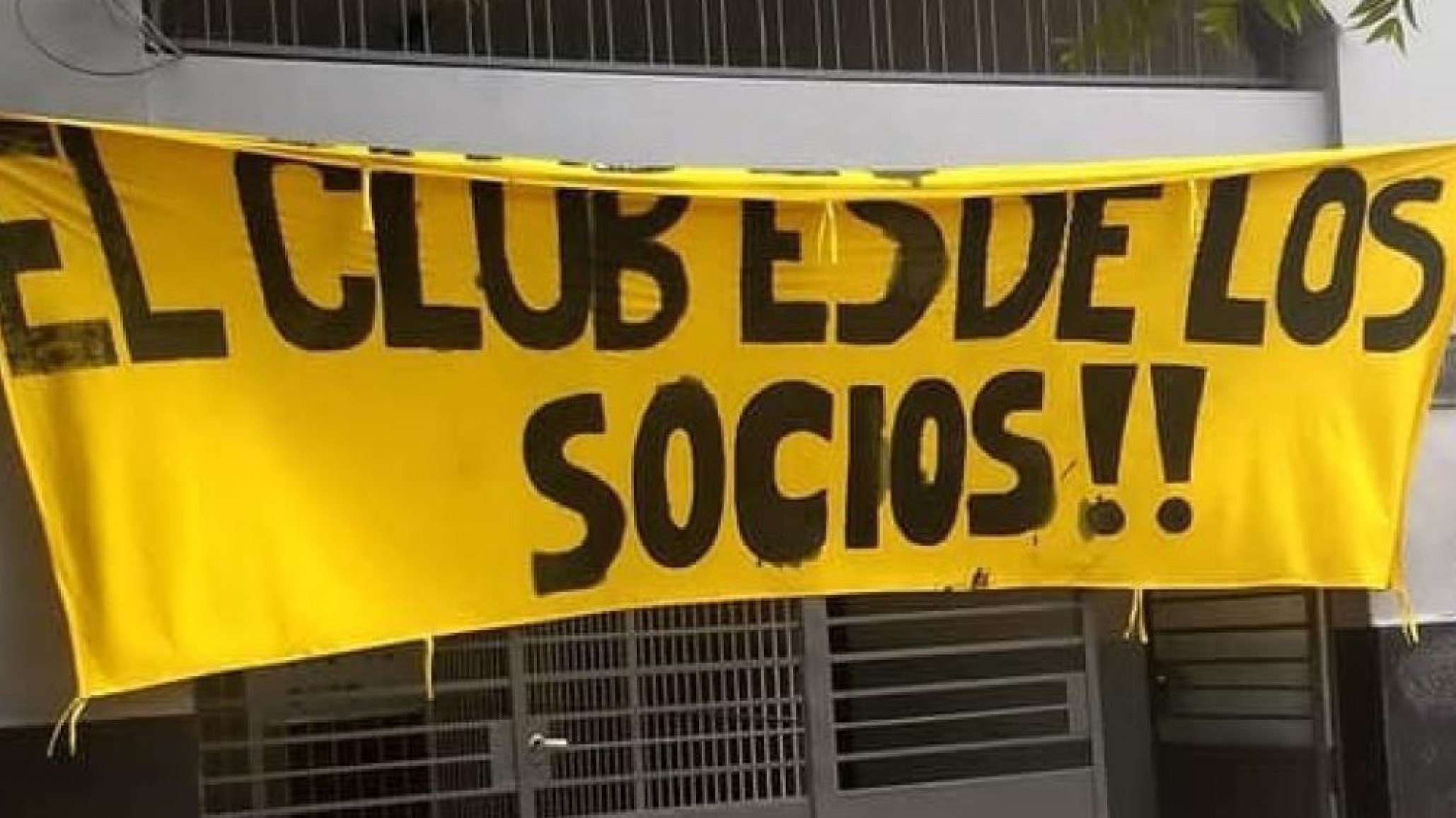 Las S.A.D.: Espejos de colores, negocios ¿Y la gente?