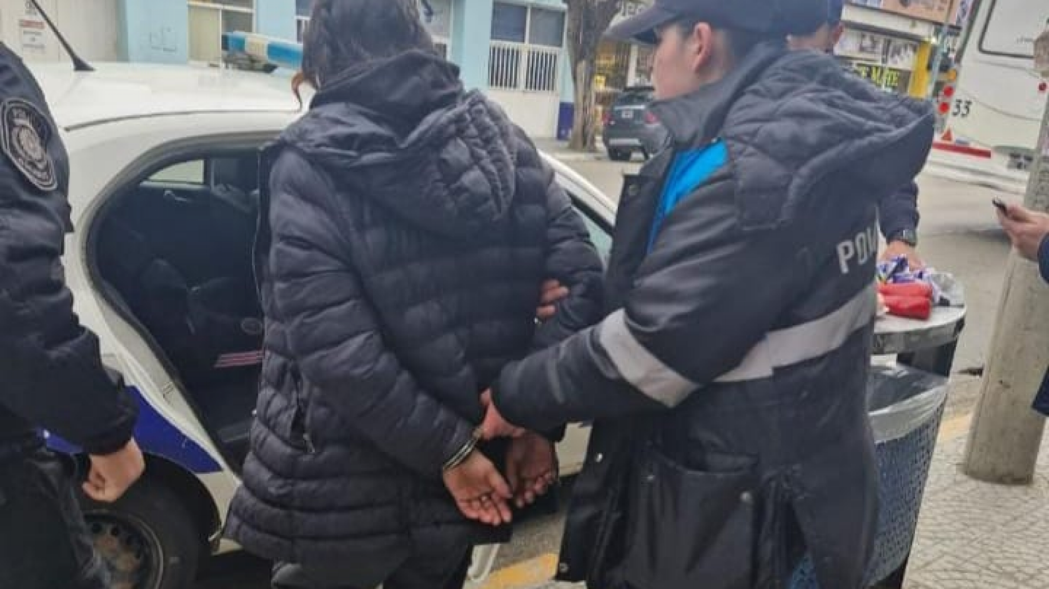 Una pareja detenida por robar medias en un local céntrico de Comodoro