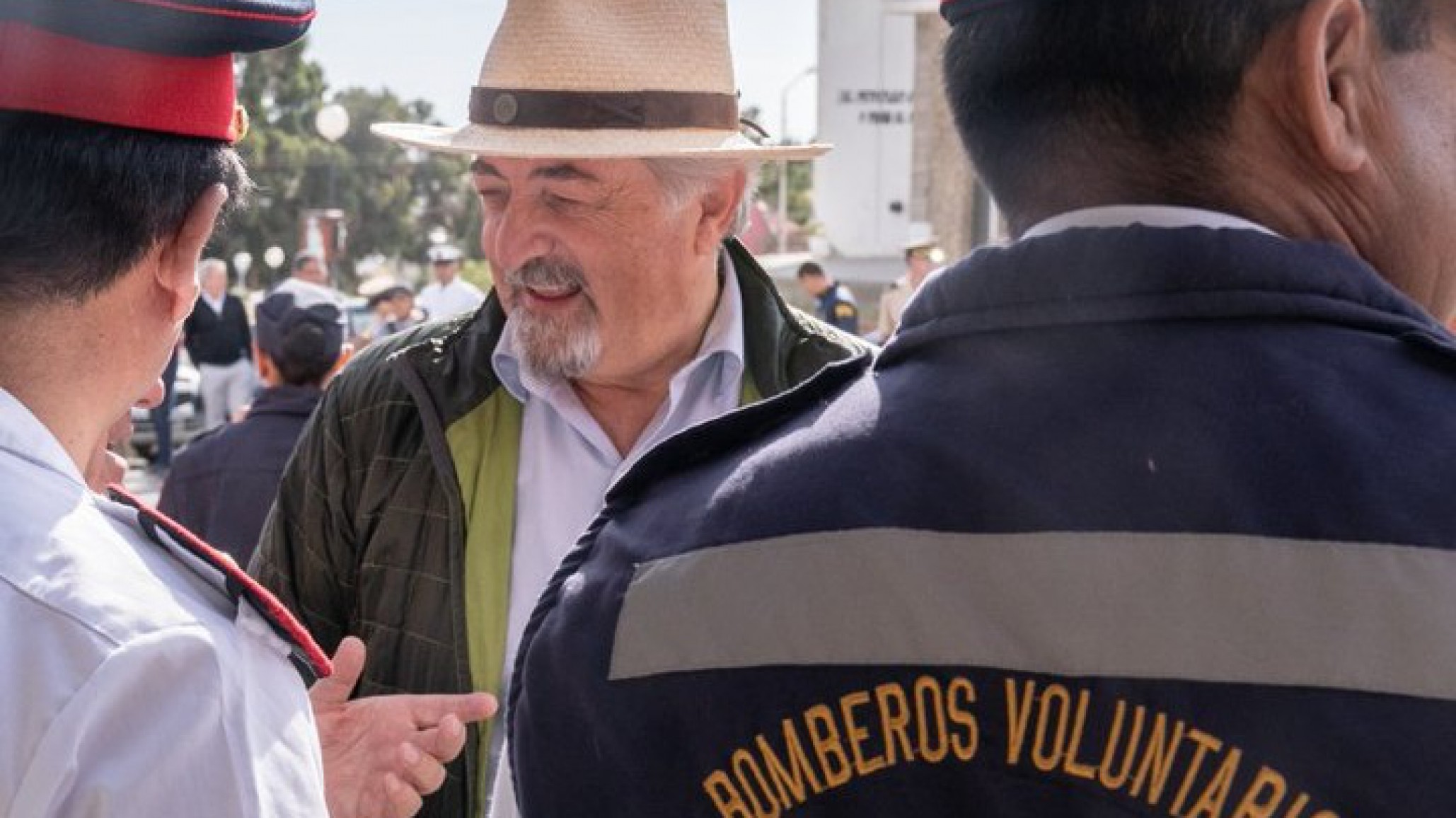Los bomberos manifestaron enojo con el intendente: "Es el primero que se tendría que poner al frente de este problema"