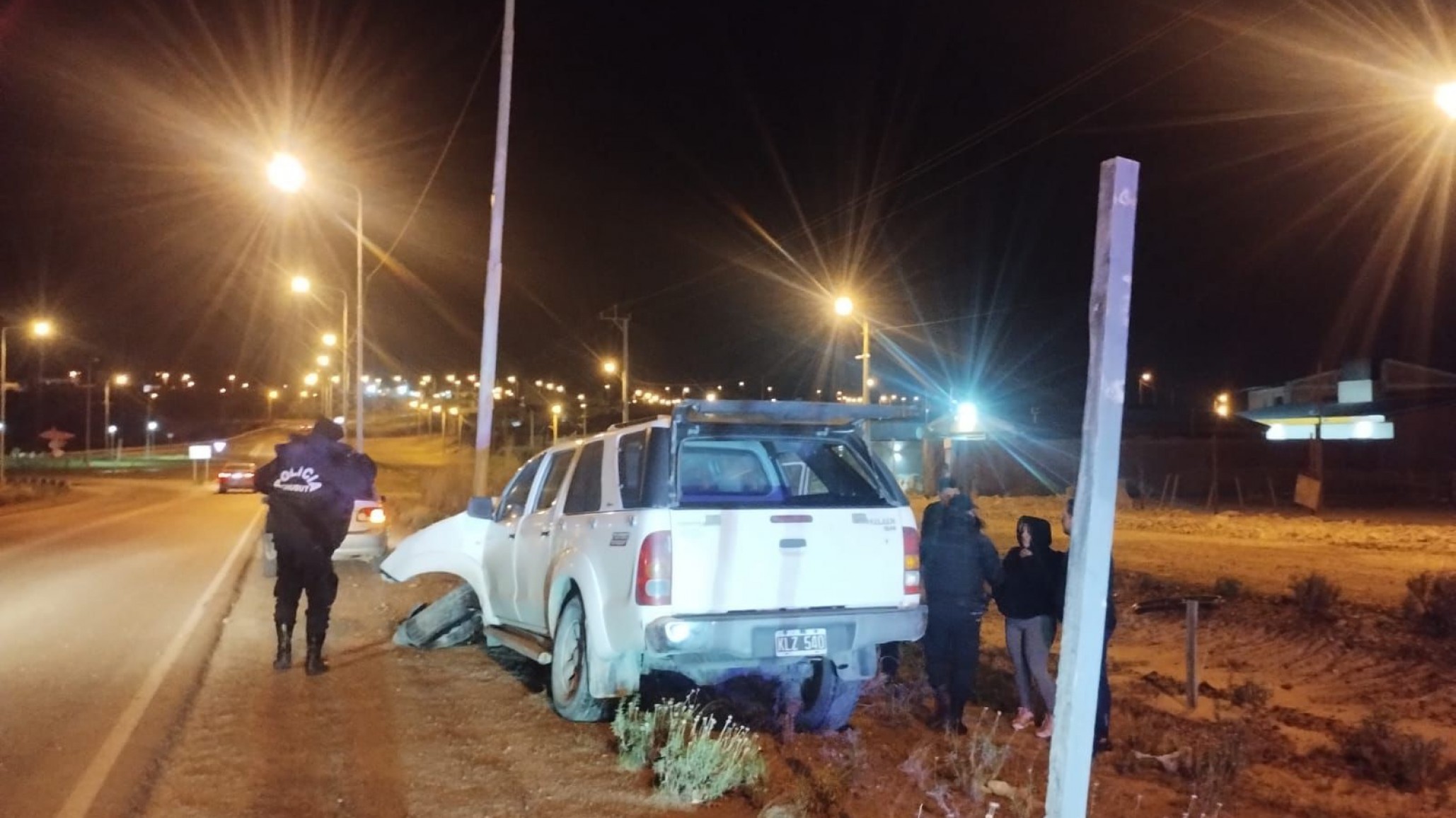 Una mujer perdió el control de su camioneta y chocó tras pisar una mancha de gasoil