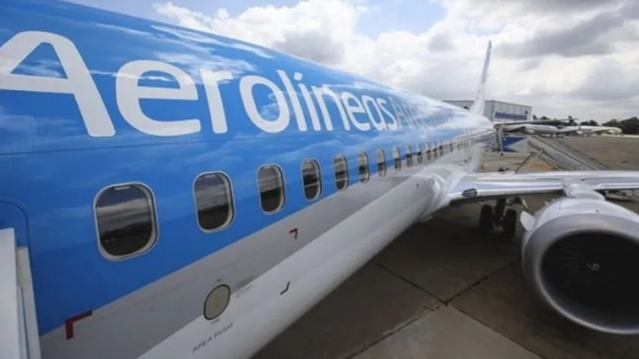 El Gobierno declaró como servicio esencial al transporte aéreo