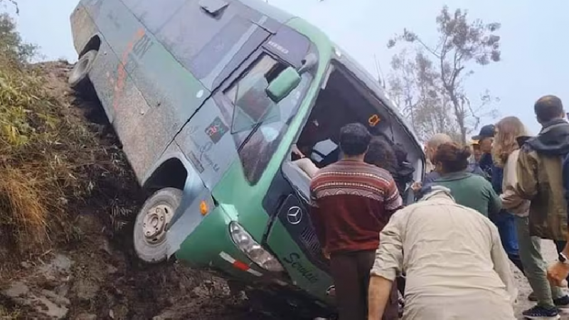 Volcó un bus turístico en Machu Picchu: dos argentinos entre las víctimas