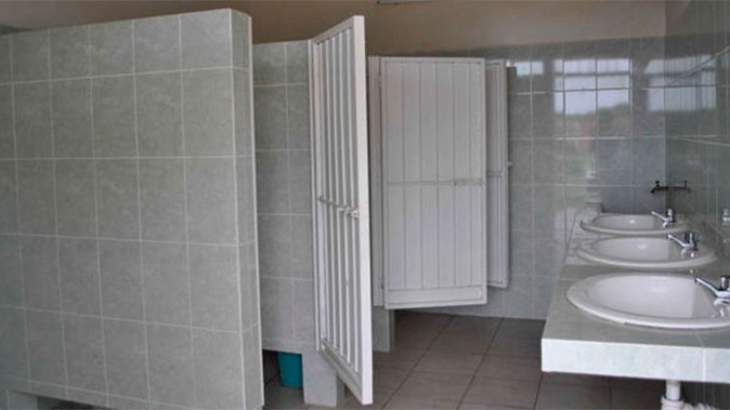 Hallaron un feto en una cañería de desagote en un hospital de La Plata