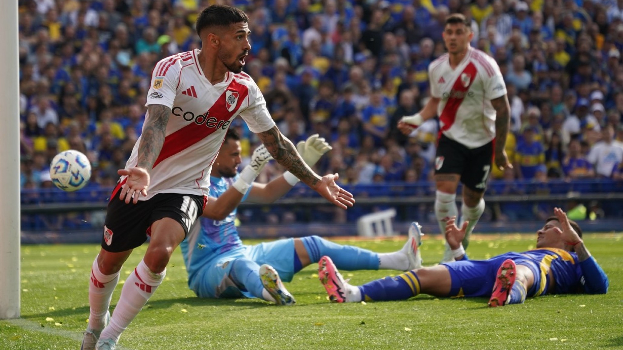 Superclásico: River venció a Boca con gol de Lanzini
