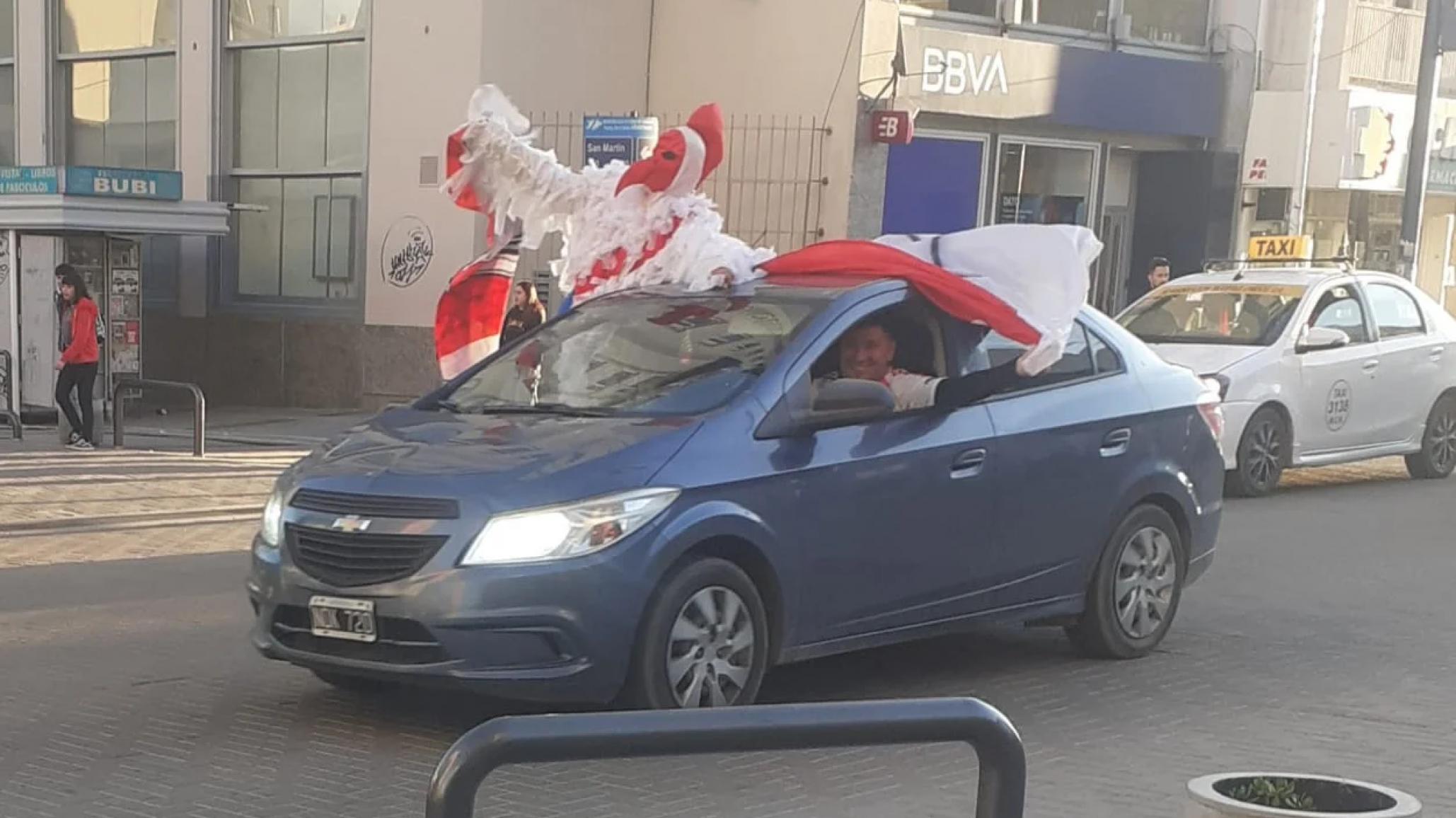 Hinchas de River celebraron el superclásico en el centro de Comodoro