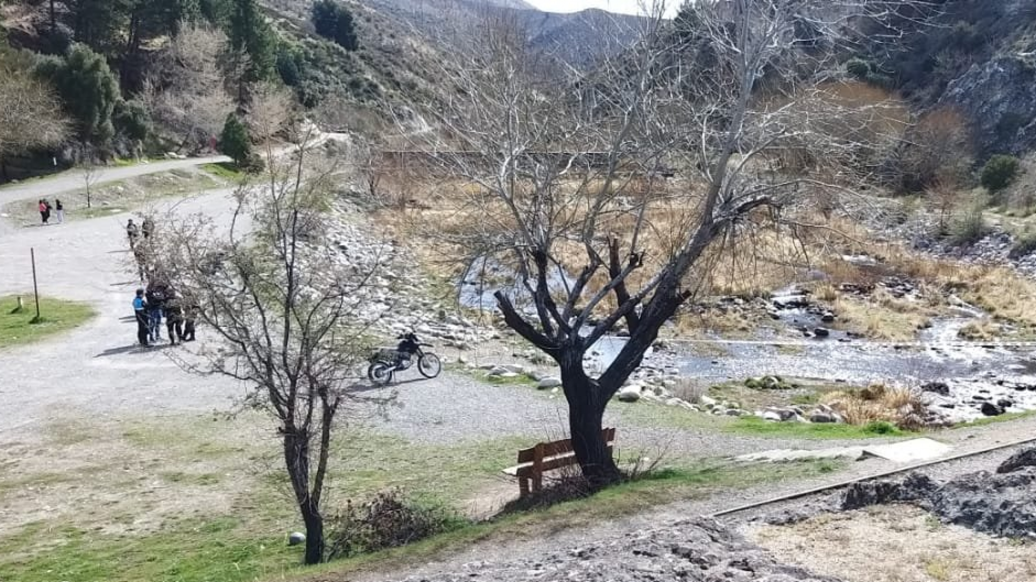 Encontraron un cuerpo sin vida en el arroyo Esquel