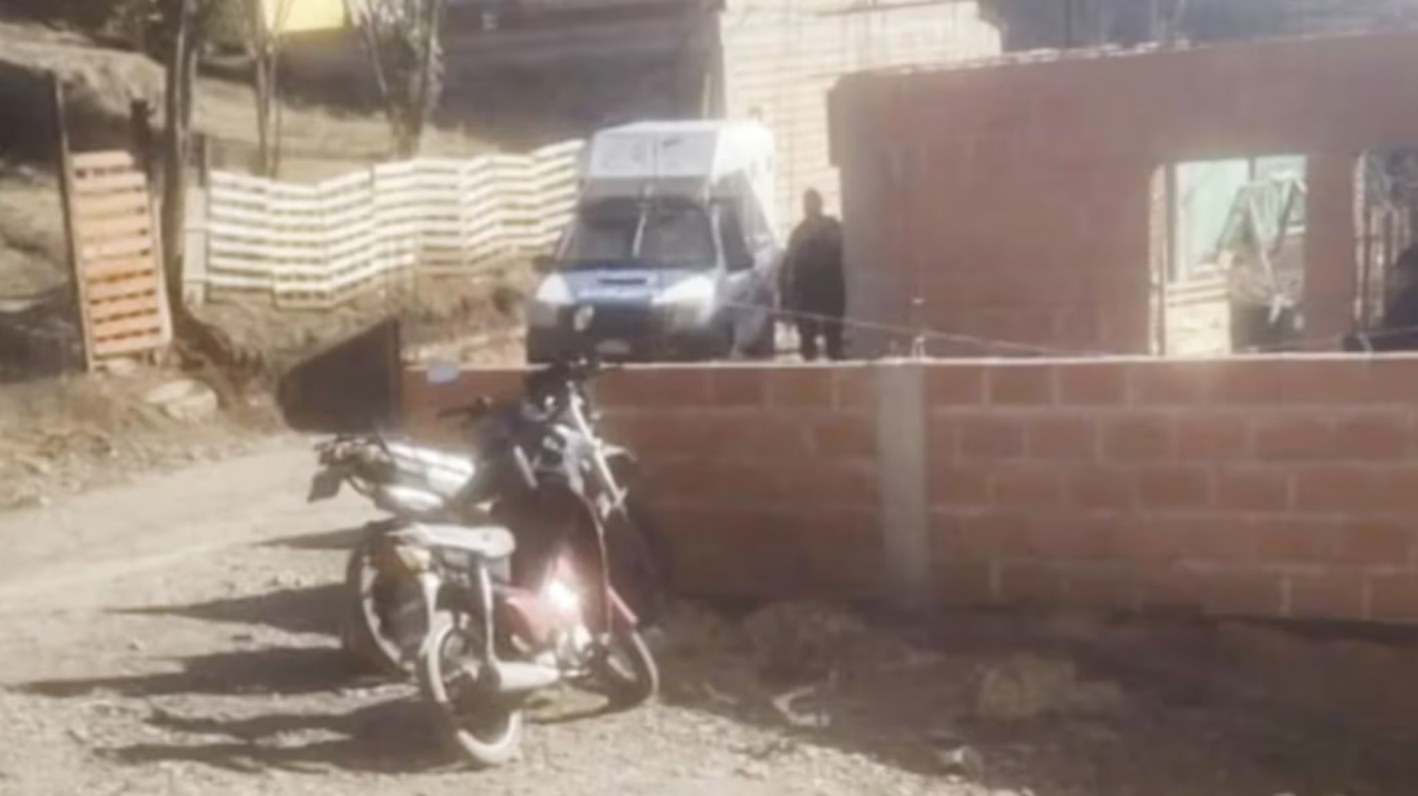 Un hombre asesinó a su novia y a su suegro durante una discusión