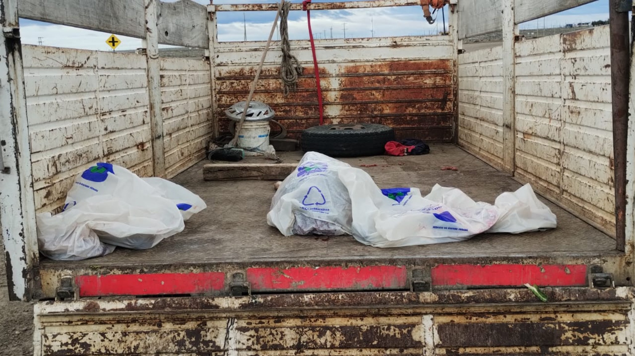 Un hombre fue demorado por transportar carne de guanaco en su camioneta