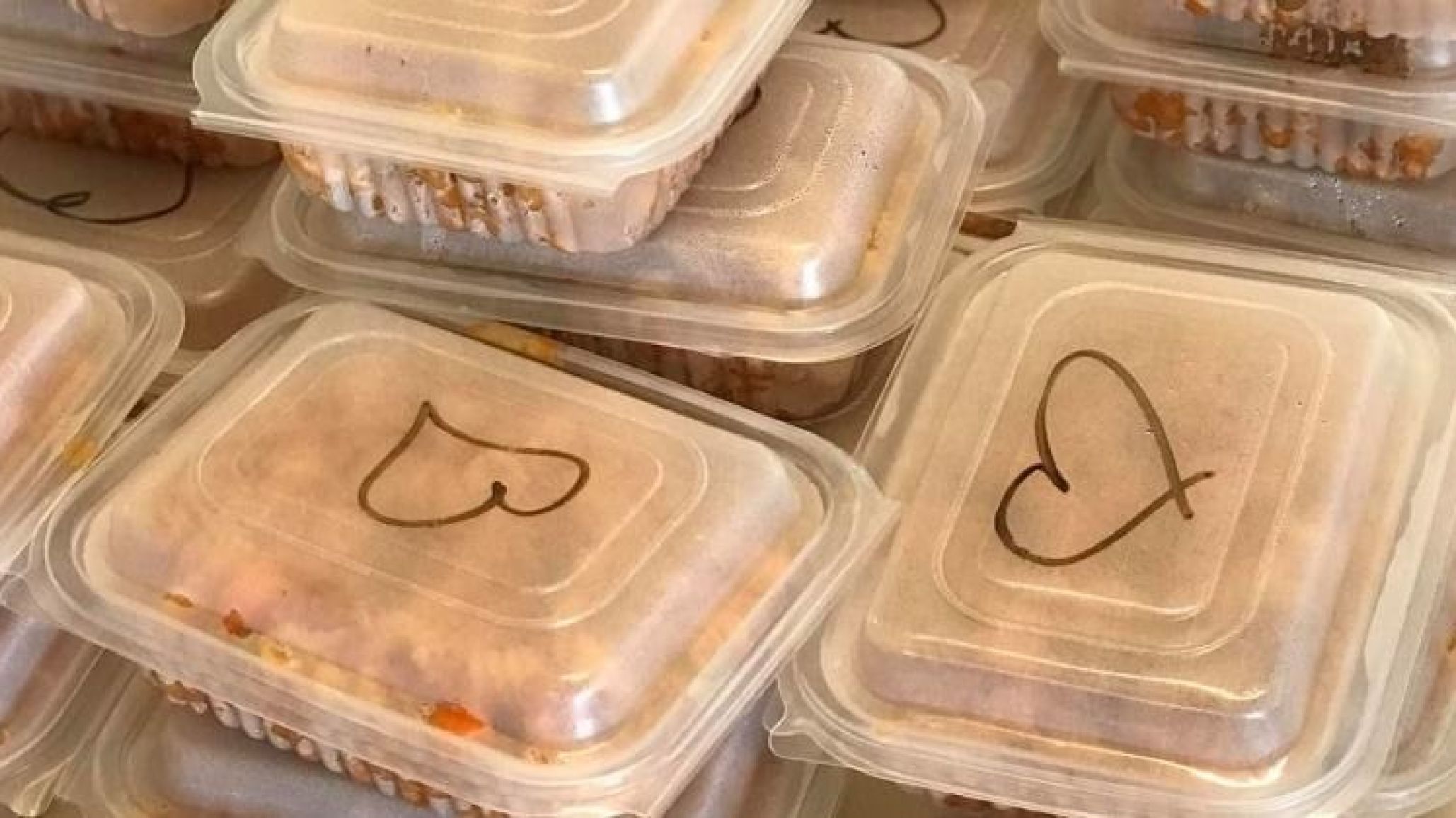 "Veni a buscar tu vianda": La iniciativa solidaria en Comodoro que ayuda los más necesitados