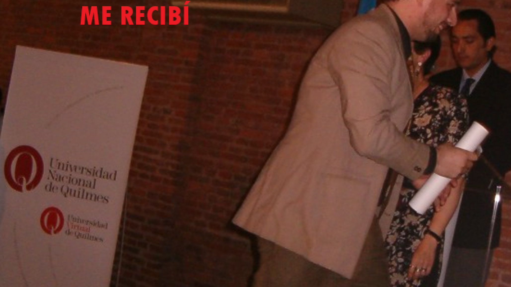 "Tardé 10 años en recibirme, y valió la pena": La respuesta de un científico tras el veto