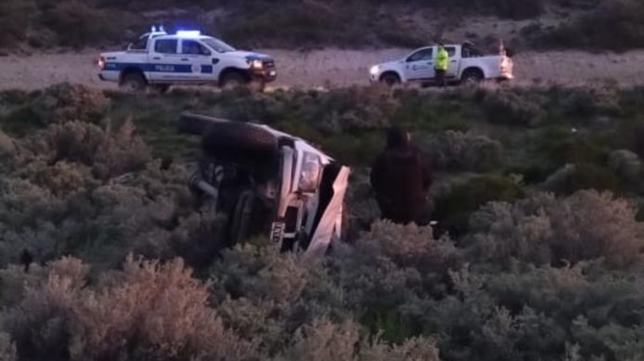 Accidente en Ruta 3: un joven volcó su camioneta por esquivar un zorro