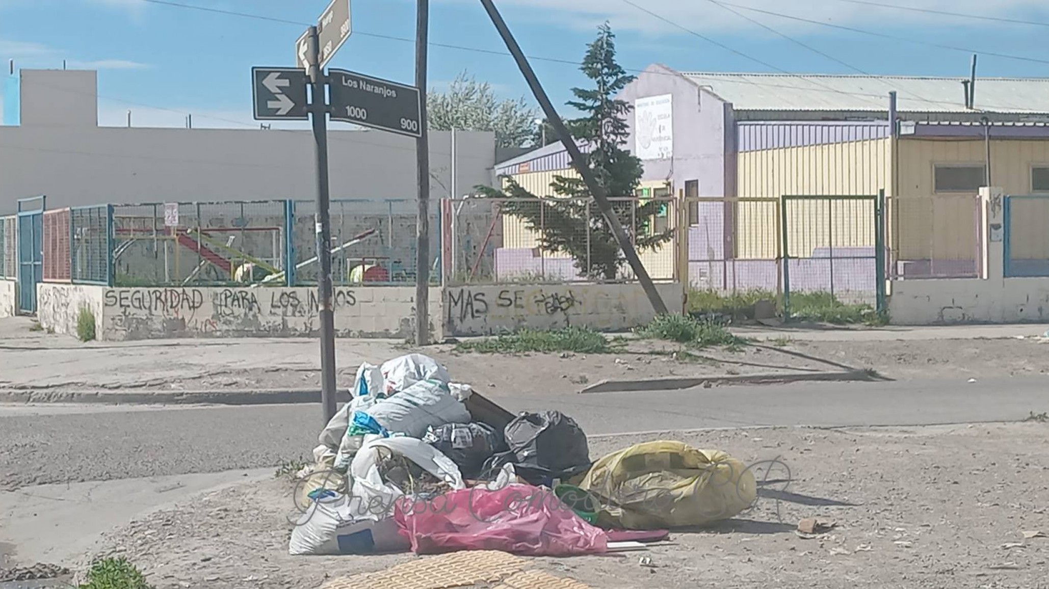Feriado con basura en las calles: vecinos hacen oídos sordos al pedido de no sacar residuos