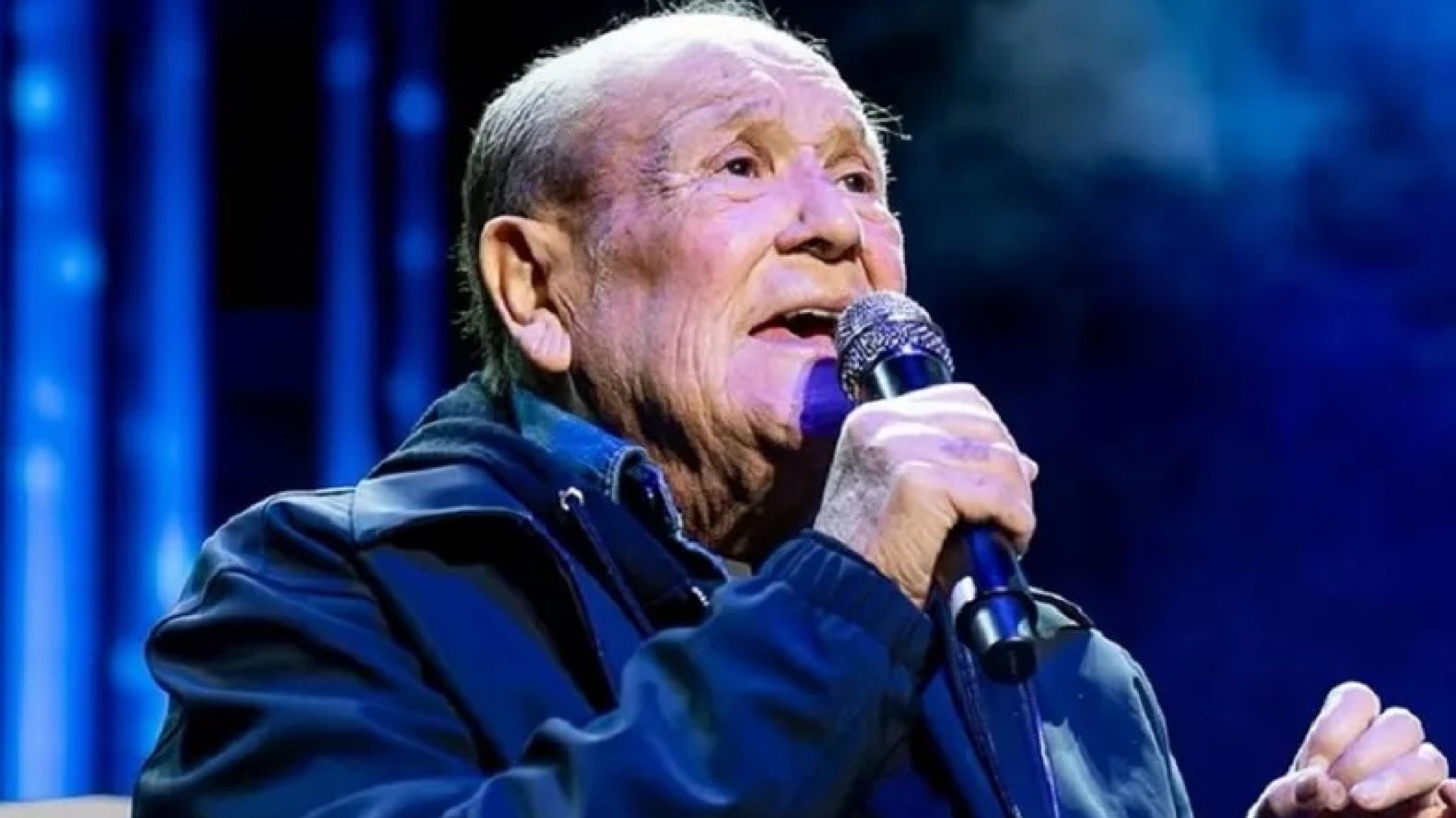 Leo Dan se retira de los escenarios y cierra su gira "El adi髎 de una leyenda"